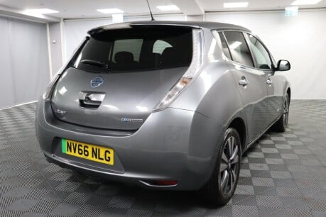 Nissan LEAF TEKNA 10