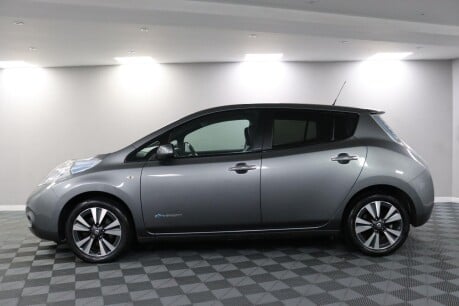 Nissan LEAF TEKNA 17