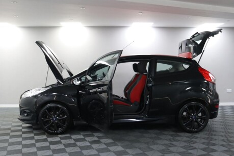 Ford Fiesta ZETEC S BLACK EDITION 4