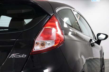 Ford Fiesta ZETEC S BLACK EDITION 23