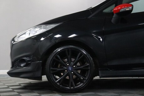 Ford Fiesta ZETEC S BLACK EDITION 27