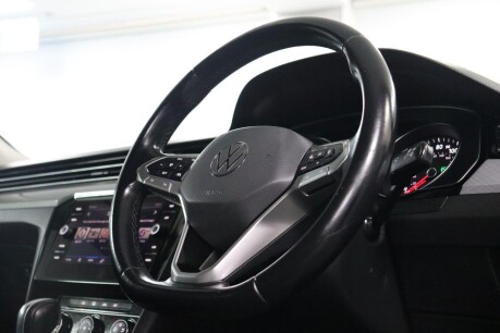 Volkswagen Passat SE NAV TDI DSG 12