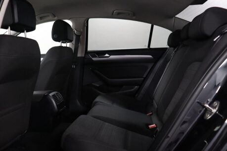 Volkswagen Passat SE NAV TDI DSG 25