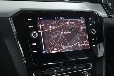 Volkswagen Passat SE NAV TDI DSG 31
