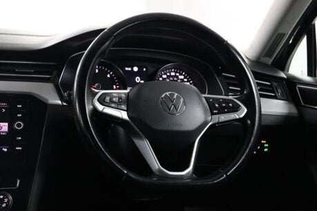 Volkswagen Passat SE NAV TDI DSG 38