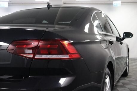 Volkswagen Passat SE NAV TDI DSG 41