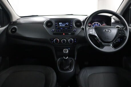 Hyundai i10 SE 38