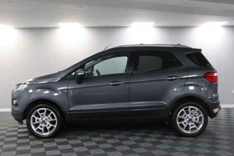 Ford Ecosport TITANIUM 18