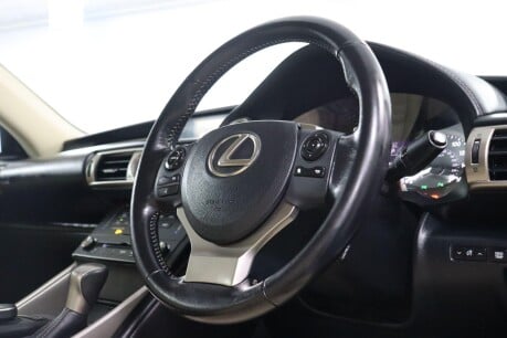 Lexus Is 300H EXECUTIVE EDITION 12