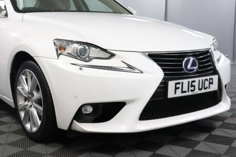 Lexus Is 300H EXECUTIVE EDITION 24