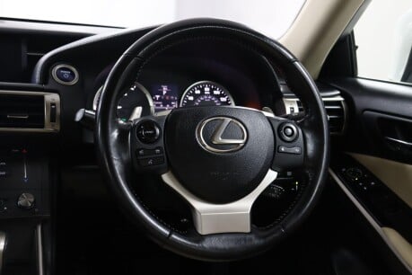 Lexus Is 300H EXECUTIVE EDITION 44