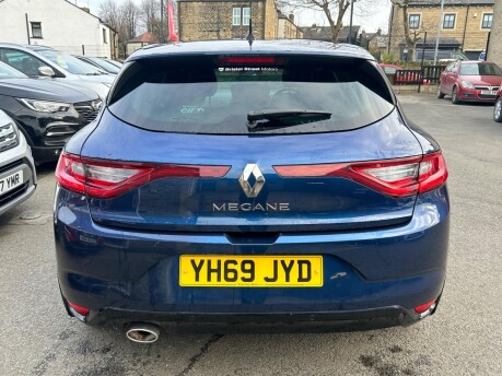 Renault Megane ICONIC TCE 9