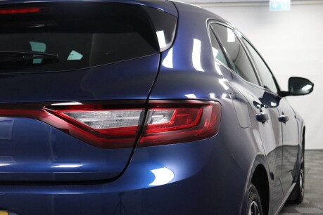 Renault Megane ICONIC TCE 23