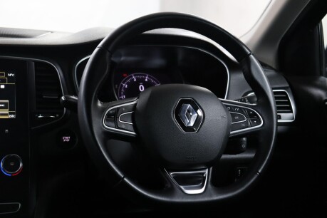 Renault Megane ICONIC TCE 44