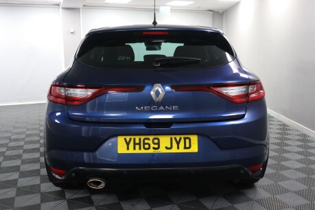 Renault Megane ICONIC TCE 8