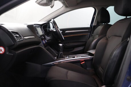 Renault Megane ICONIC TCE 41