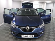Renault Megane ICONIC TCE 7