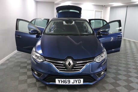Renault Megane ICONIC TCE 7