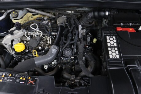 Renault Megane ICONIC TCE 43