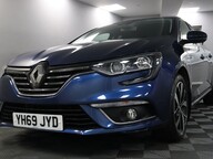 Renault Megane ICONIC TCE 28