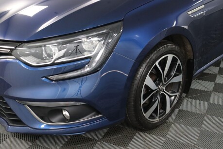 Renault Megane ICONIC TCE 31