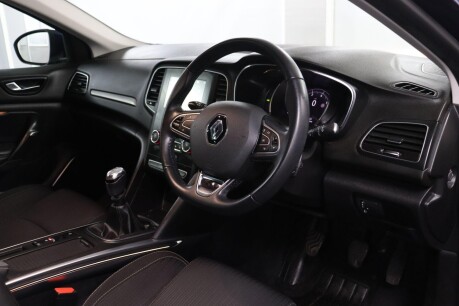 Renault Megane ICONIC TCE 3