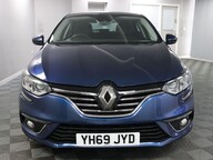 Renault Megane ICONIC TCE 2