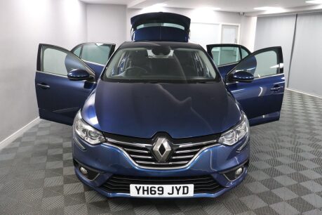 Renault Megane ICONIC TCE 8