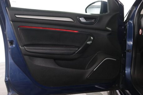 Renault Megane ICONIC TCE 24