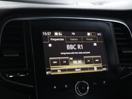 Renault Megane ICONIC TCE 28