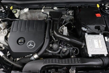 Mercedes-Benz A Class A 180 AMG LINE PREMIUM 44