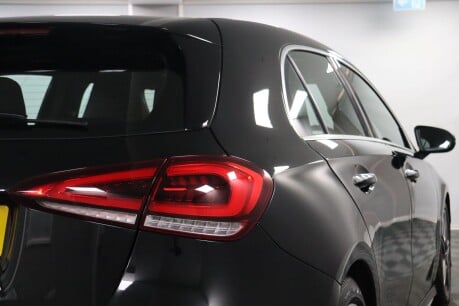 Mercedes-Benz A Class A 180 AMG LINE PREMIUM 23