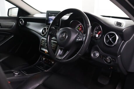 Mercedes-Benz GLA GLA 200 D SE 3