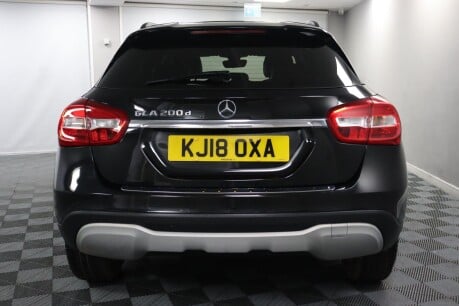 Mercedes-Benz GLA GLA 200 D SE 8