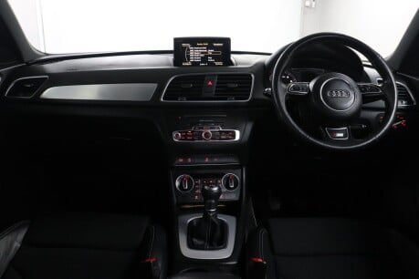 Audi Q3 TFSI S LINE EDITION 40