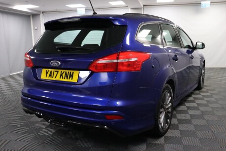 Ford Focus ST-LINE TDCI 11