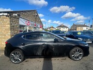 Mazda 3 SPORT LUX MHEV 6