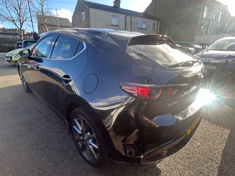 Mazda 3 SPORT LUX MHEV 10