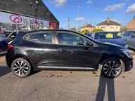 Renault Clio ICONIC TCE 5