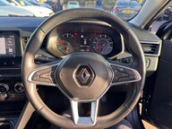 Renault Clio ICONIC TCE 21