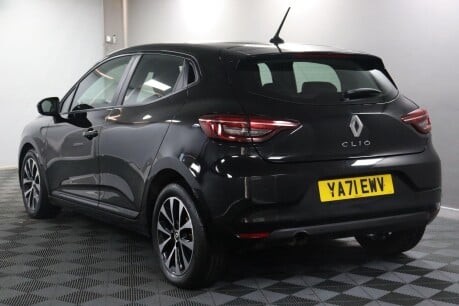 Renault Clio ICONIC TCE 4