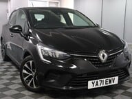 Renault Clio ICONIC TCE 5
