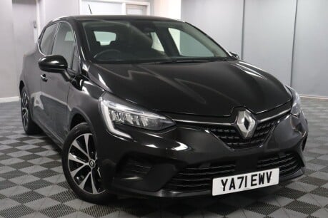 Renault Clio ICONIC TCE 5