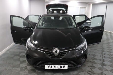 Renault Clio ICONIC TCE 8