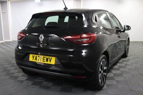 Renault Clio ICONIC TCE 20