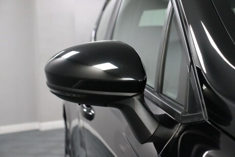 Renault Clio ICONIC TCE 22