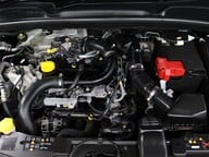 Renault Clio ICONIC TCE 34