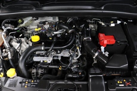 Renault Clio ICONIC TCE 34
