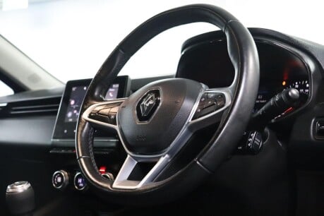 Renault Clio ICONIC TCE 39