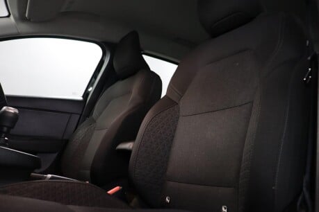 Renault Clio ICONIC TCE 41